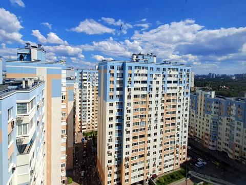 паркомісце за адресою Сергія Данченка вул., 28