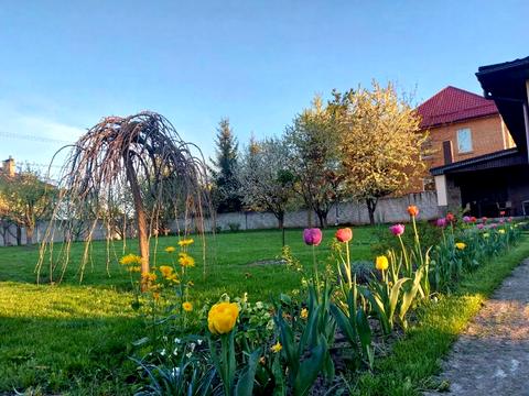 будинок за адресою Вишнева вул.