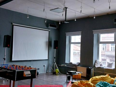 комерційна за адресою Січових Стрільців вул. (Артема), 15