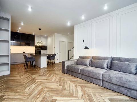 будинок за адресою Перлинна вул. ..