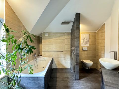 будинок за адресою Весняна, 12