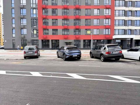 комерційна за адресою Всеволода Змієнка вул., 15/23