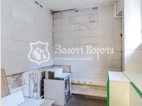 комерційна за адресою Вишгородська вул., 38