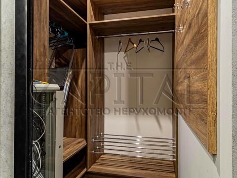 комерційна за адресою Кловський узвіз, 7a