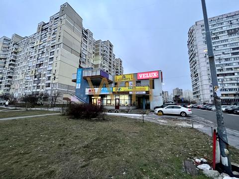 комерційна за адресою Ревуцького вул., 44-А