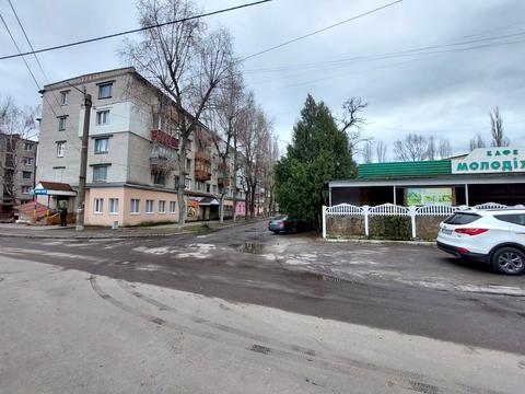 комерційна за адресою Шкільна, 13/10