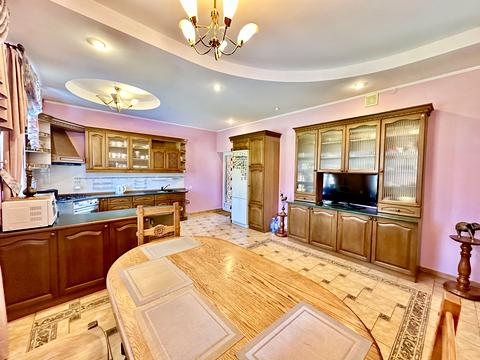 будинок за адресою Квітки Цісик вул. (Гамарника), 81