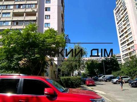 квартира за адресою Лариси Руденко вул., 21