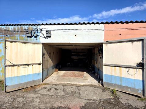 паркомісце за адресою Тараса Редькіна вул. (Пєшкова), 1