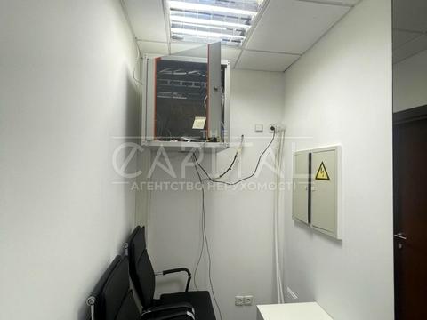 комерційна за адресою Богдана Хмельницького вул., 52а