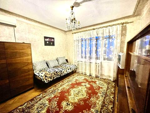 квартира за адресою Космічна вул., 24а