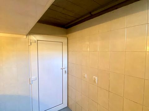 паркомісце за адресою Степана Дем'янчука вул., 11