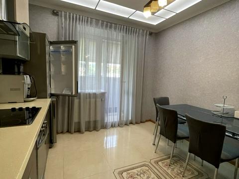 квартира за адресою Космічна вул., 3-А
