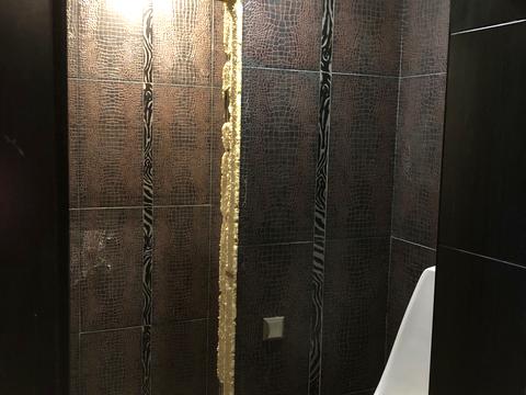 комерційна за адресою Сержа Лифаря вул. (Олександра Сабурова), 3