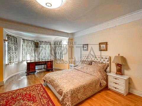 будинок за адресою Центральна, 2