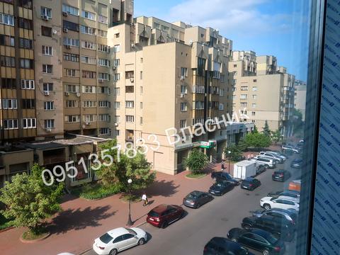 комерційна за адресою Левка Лук'яненка вул. (Маршала Тимошенка), 21