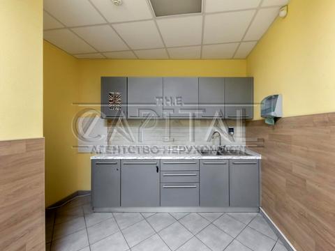 комерційна за адресою Дмитрівська вул., 94