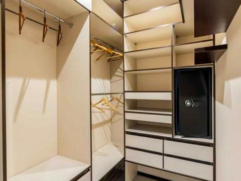 квартира за адресою Андрія Верхогляда вул. (Михайла Драгомирова), 16