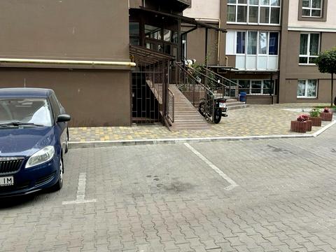 комерційна за адресою Юрія Мушкетика вул. (Натана Рибака), 25-В