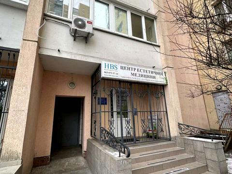 комерційна за адресою Дарницький бульв., 8