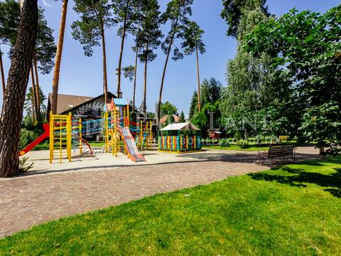 коммерческая по адресу київська, 1