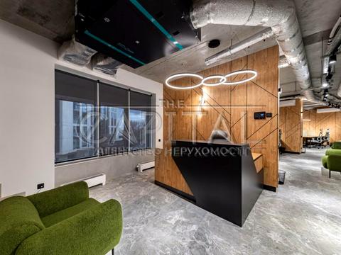 коммерческая по адресу Бусловська, 12