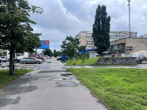 комерційна за адресою Сержа Лифаря вул. (Олександра Сабурова), 3-Б