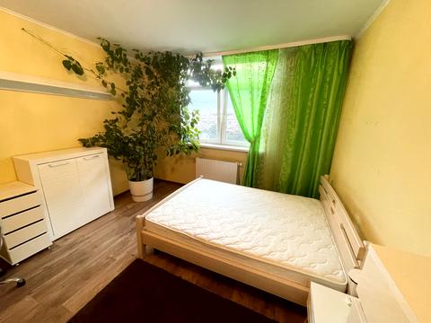 квартира за адресою Сім'ї Кульженків вул. (Петра Дегтяренка), 33