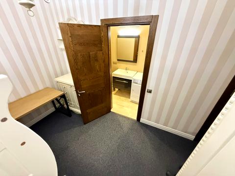 квартира за адресою Дніпровська набережна вул., 14