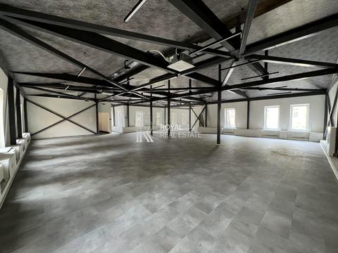 комерційна за адресою Івана Франка вул., 2б