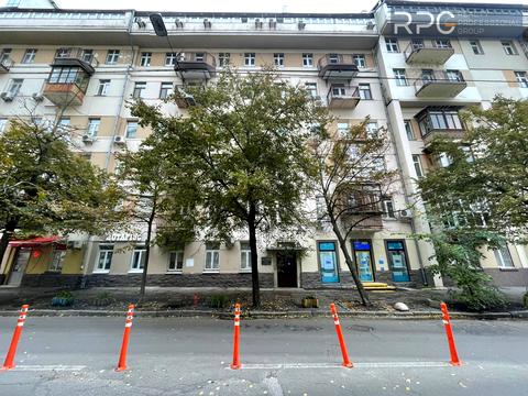 комерційна за адресою Липська вул., 19/7