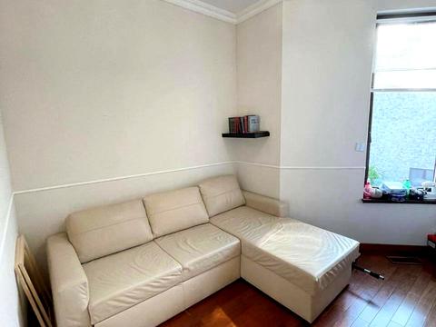 будинок за адресою с. Нові Безрадичі, пісчана