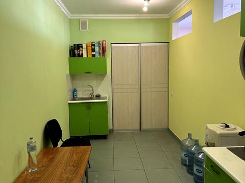 комерційна за адресою Авіаконструктора Ігоря Сікорського вул. (Танкова), 1