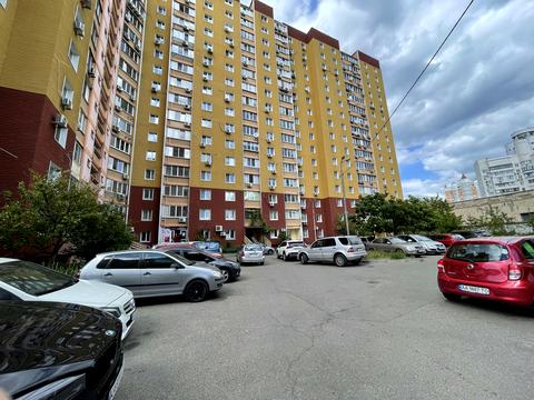 комерційна за адресою Левка Лук'яненка вул. (Маршала Тимошенка), 15-Г