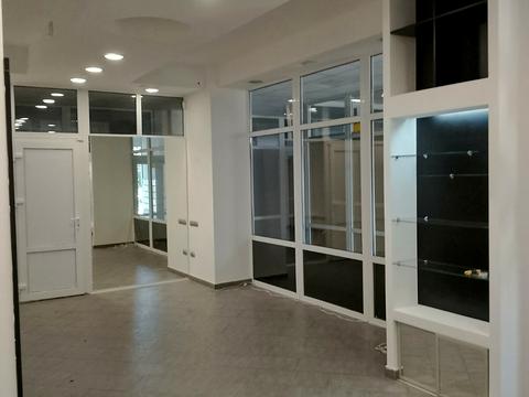 комерційна за адресою Незалежності вул., 32 а