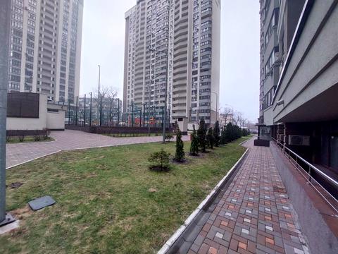 комерційна за адресою Авіаконструктора Ігоря Сікорського вул. (Танкова), 4-Г