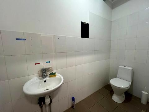 комерційна за адресою Автоливмашівська вул., 2