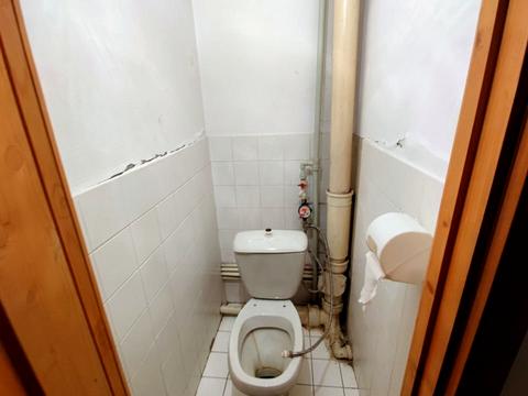 комерційна за адресою 24 Серпня вул., 3