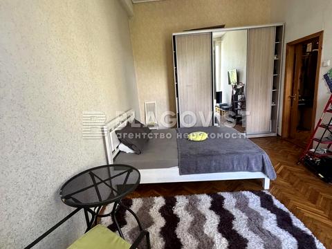 квартира за адресою Гоголівська вул., 21