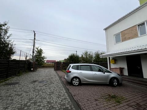 будинок за адресою Амосова