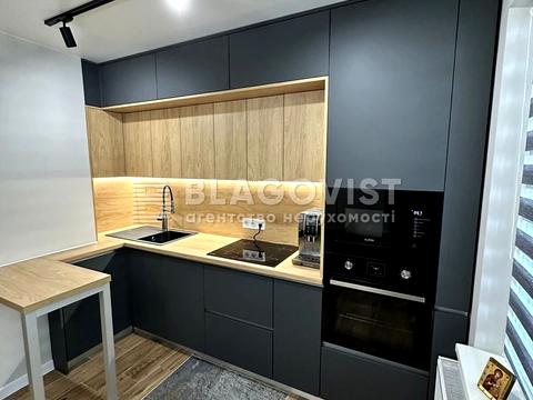 квартира за адресою Софії Русової вул., 7-А