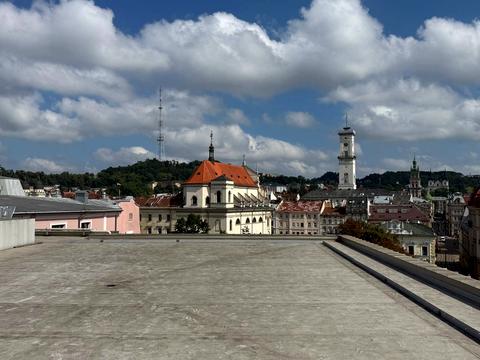 коммерческая по адресу Дорошенка, 2