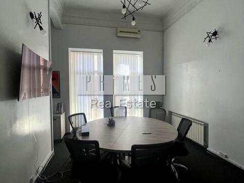 коммерческая по адресу Михаила Грушевского ул., 16