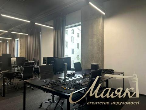 коммерческая по адресу Антоновича ул. (Горького), 74