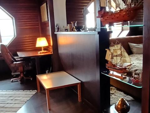 комерційна за адресою Сім'ї Стешенків, 7