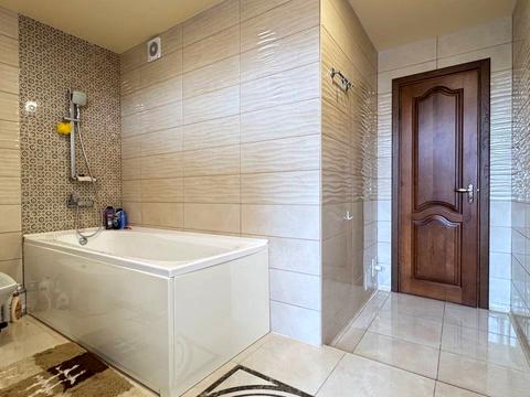 будинок за адресою Богдана Хмельницького