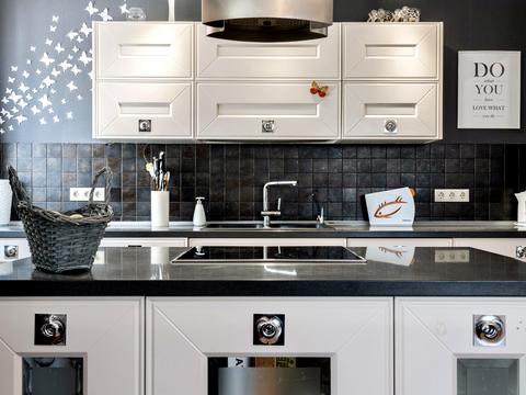 квартира за адресою Анни Ахматової вул., 30