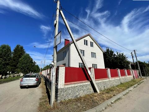 комерційна за адресою Захисників України, 6