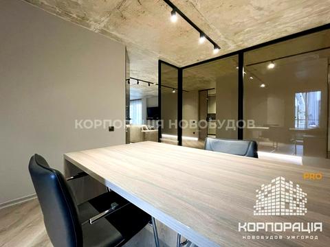 комерційна за адресою Богдана Хмельницького пл., 2В