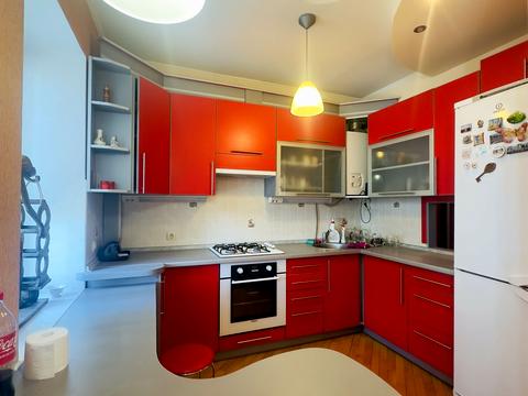 квартира за адресою Івасюка вул., 42